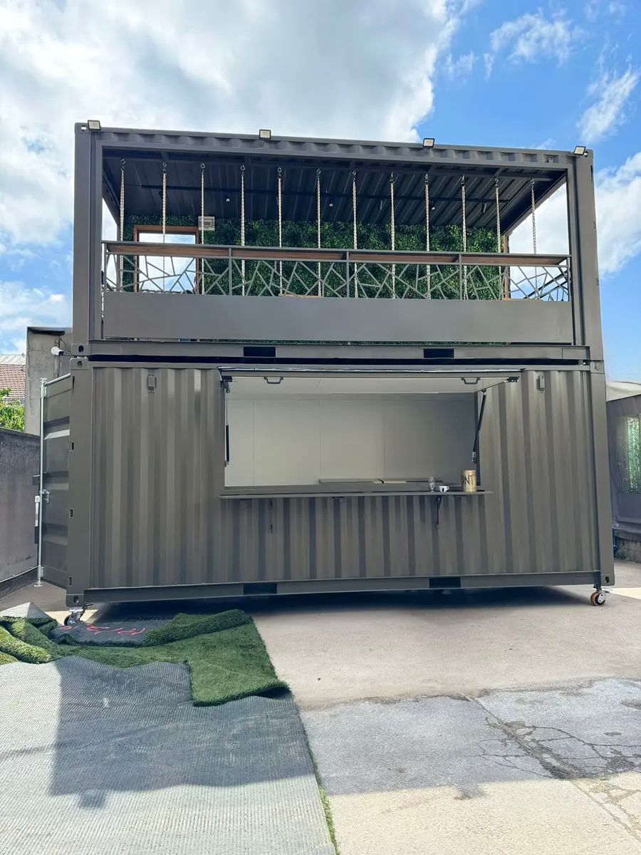 Event Stand Pro — Stacked Containers